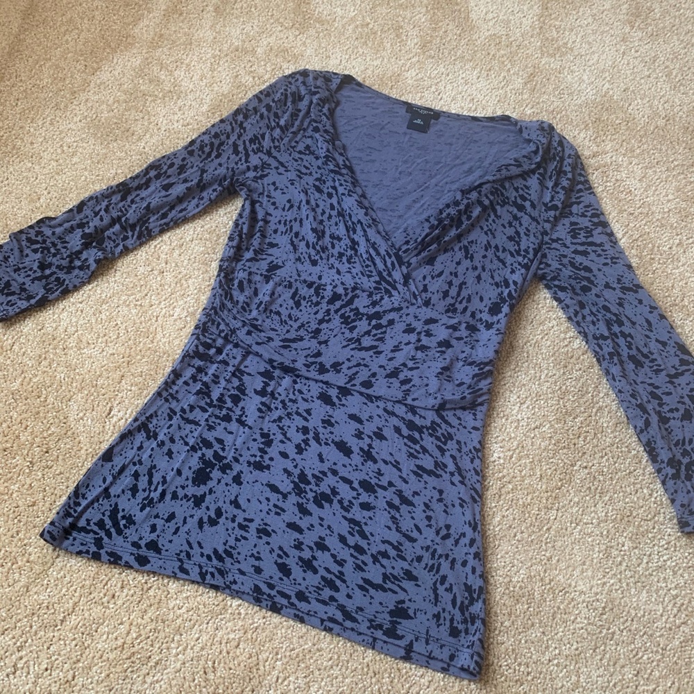 Ann Taylor black and grey v-neck